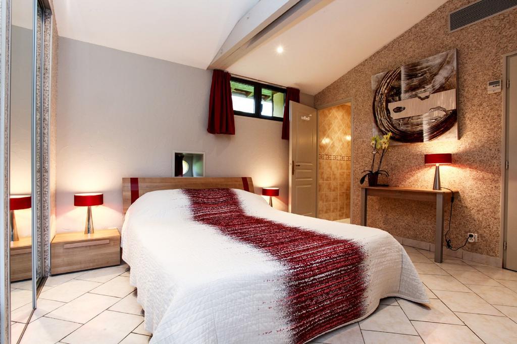 Chambres D'Hotes Les Peyrouses Сарла-ла-Канеда Экстерьер фото